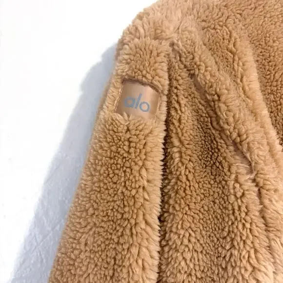 ALO YOGA Oversized Sherpa Trench Coat in Camel Size S - Picture 12 of 16